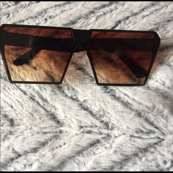 Fashion Style Accessories - Brand New Unisex Black/Brown Fade Sunglasses 🕶